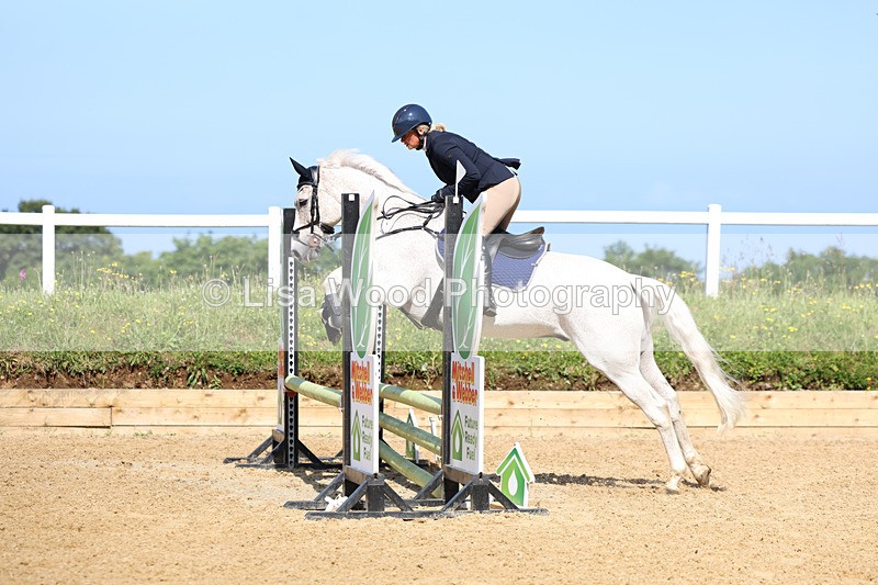 3E7A2692 - Class 2: 70cm Juniors and Seniors