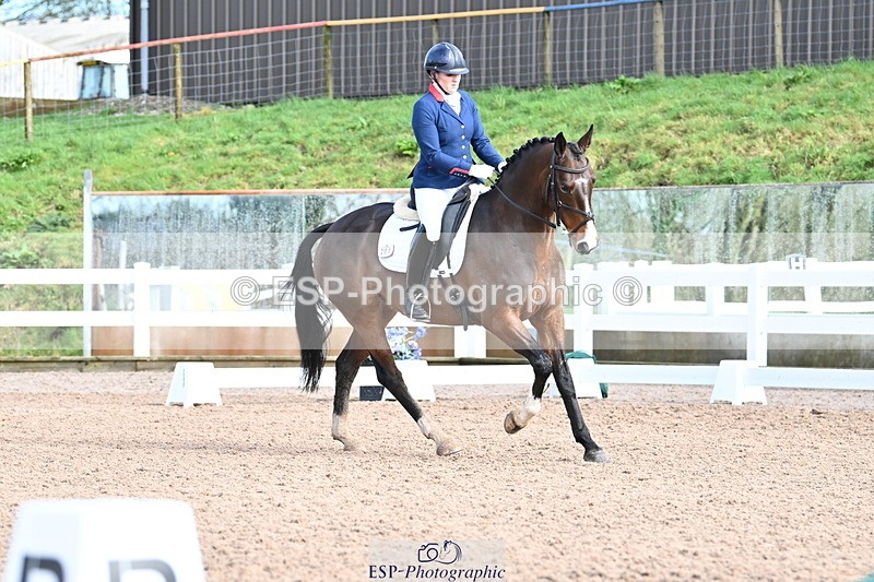 240218A-113015-06712 - 207-Charlotte.Dicker-Time.to.Fly.II