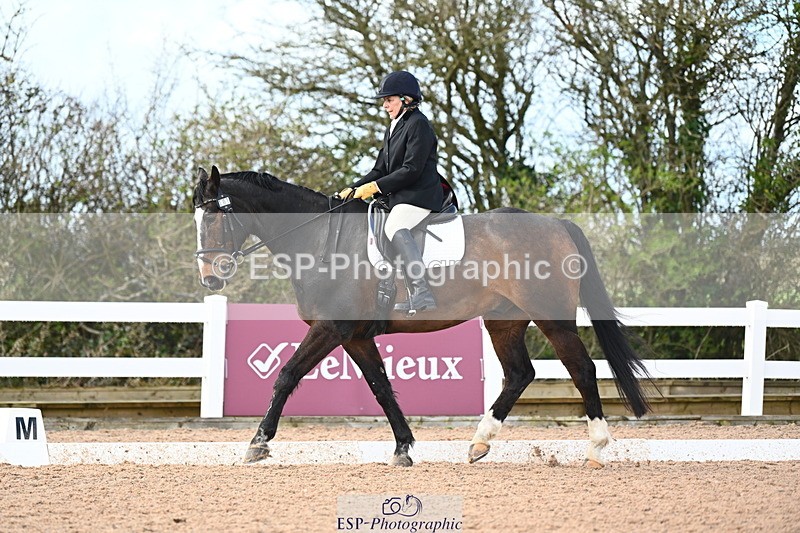 240323A-132820-03103 - UnA Medium 71