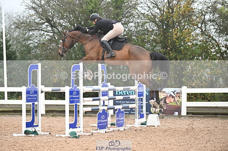 241102A-123101-04573 - SAT Cls 15 Foxhunter and 1.20m Open