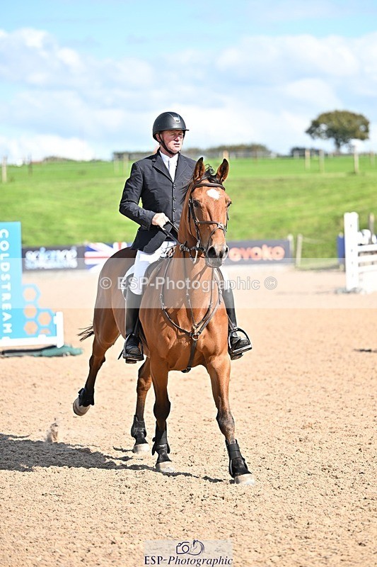 250924-131555-00386 - Cls 4 Newcomers and 1.10m Open