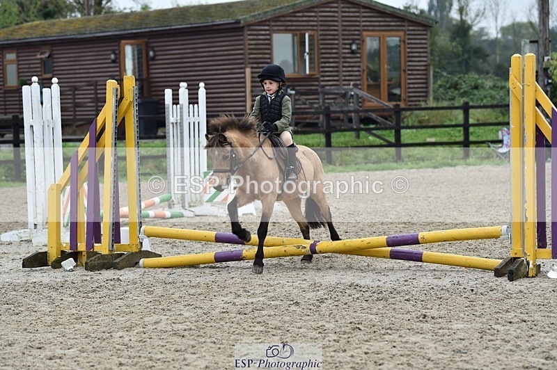 230917-100356-00371 - Cls 01 40cm LR Assisted & unassisted