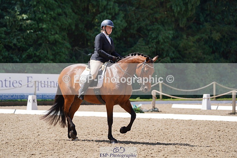 240719-115334-01350 - 279-Philippa_James-Lily_ley