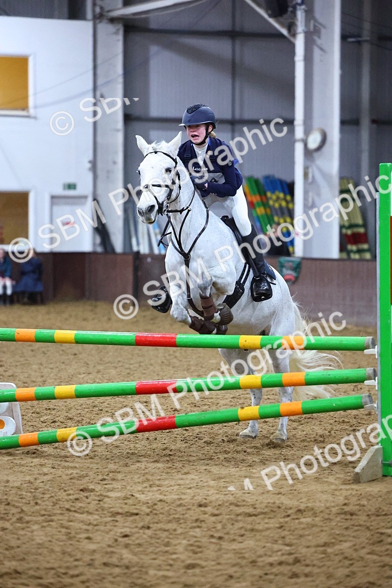 SBM_002778 - Class 6 - Holly & Ivy Stakes - 90cm