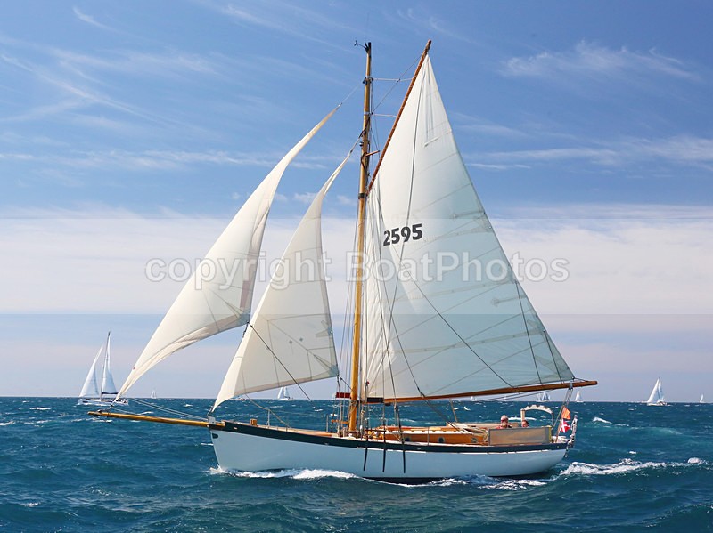 150627 2595 WT7A7141_N - ROUND THE ISLAND RACE - SATURDAY 27th JUNE 2015
