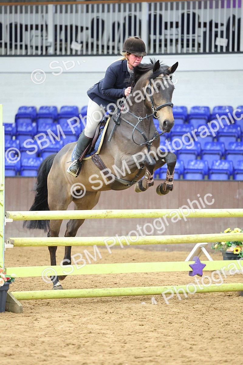 SBM_009697 - Class 20 - Senior British Novice/ 90cm Open - First Round (0.90m)