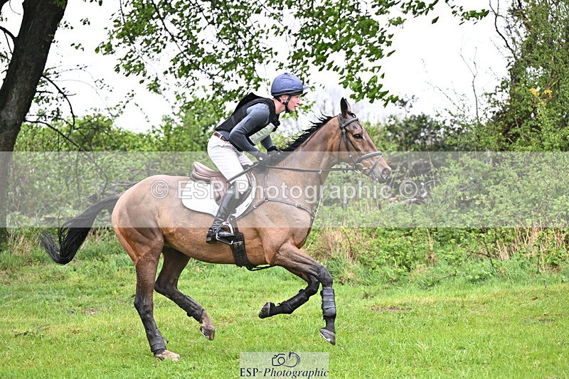 250418-123931-03065 - 025-Oliver.Thompson-HOLD.ME.TIGHT