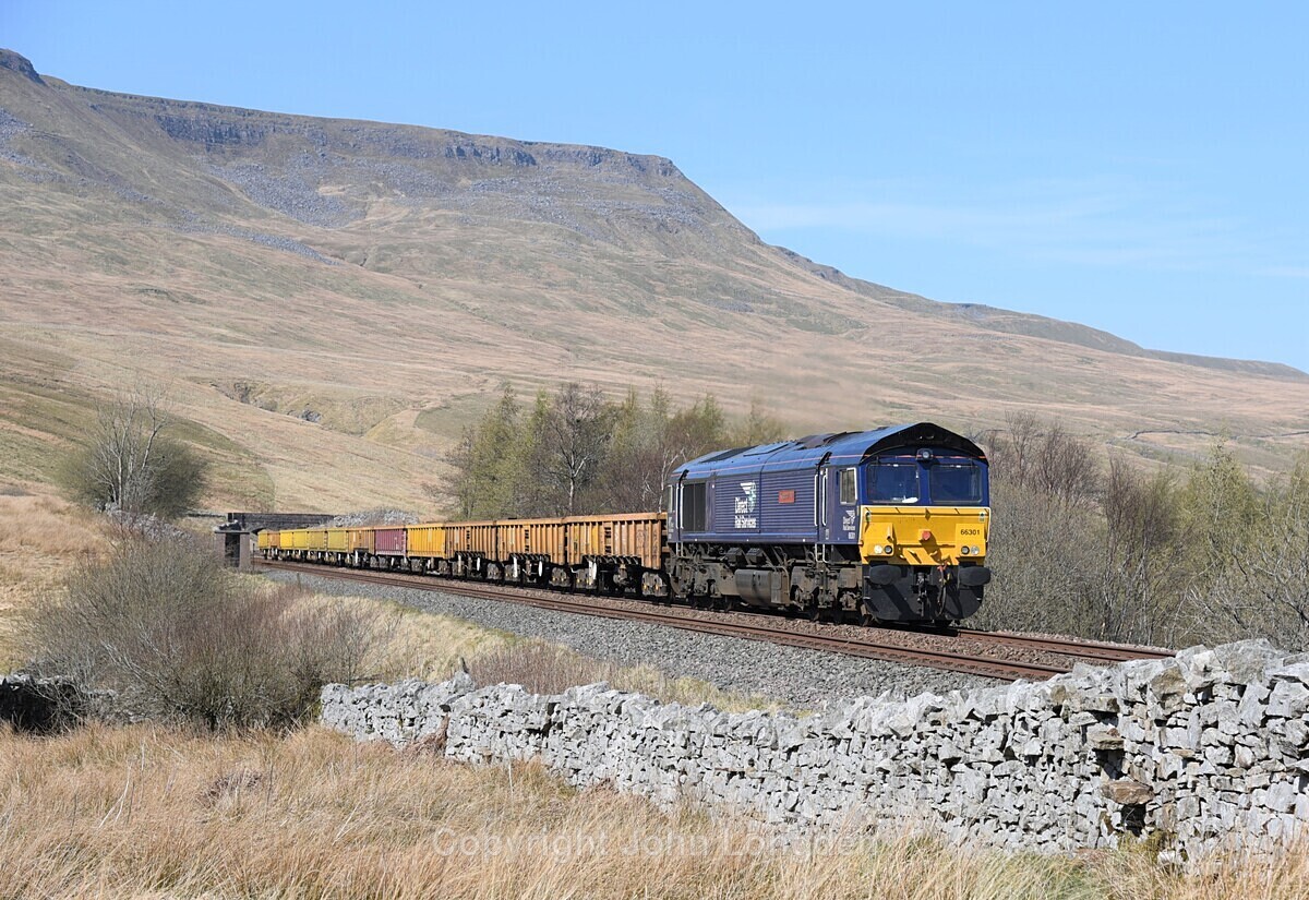 JL - 15.4.20 66301 6K05 Carlisle - Crewe, Ais Gill MP260 best - Ais Gill - Milepost 260
