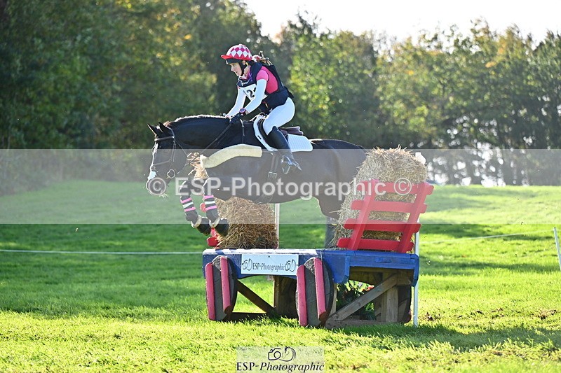 251025A-122650-19090 - F-421-Isabella.Hooton