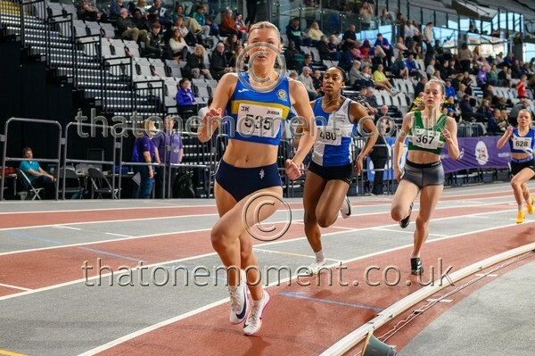 Age26SUN-811040 - Track Female