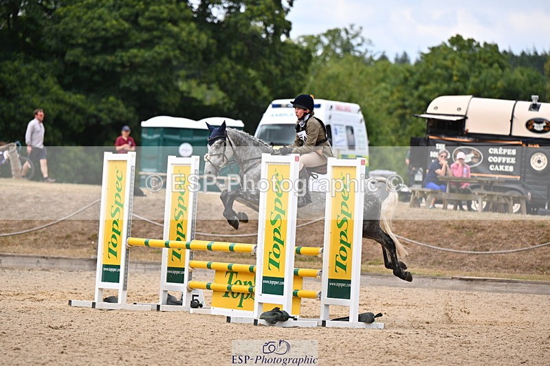 250802A-144240-05993 - F-274-Eliza.Miller-Edge-BALLYLEE.CASTLE.STORM