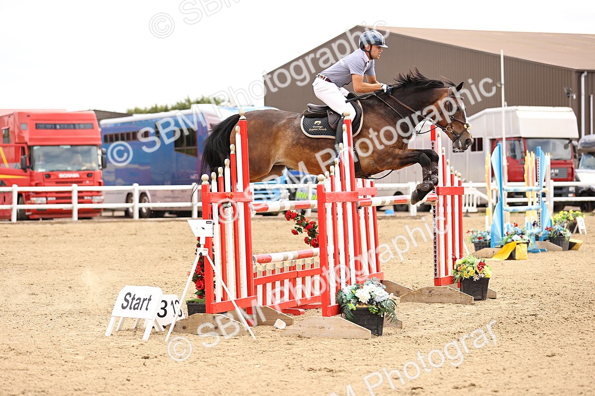 SBM_010692 - Class 9 - Senior Foxhunter - 1.20m Open