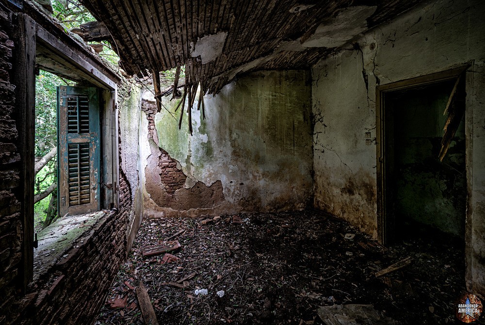  - ABANDONED GREECE