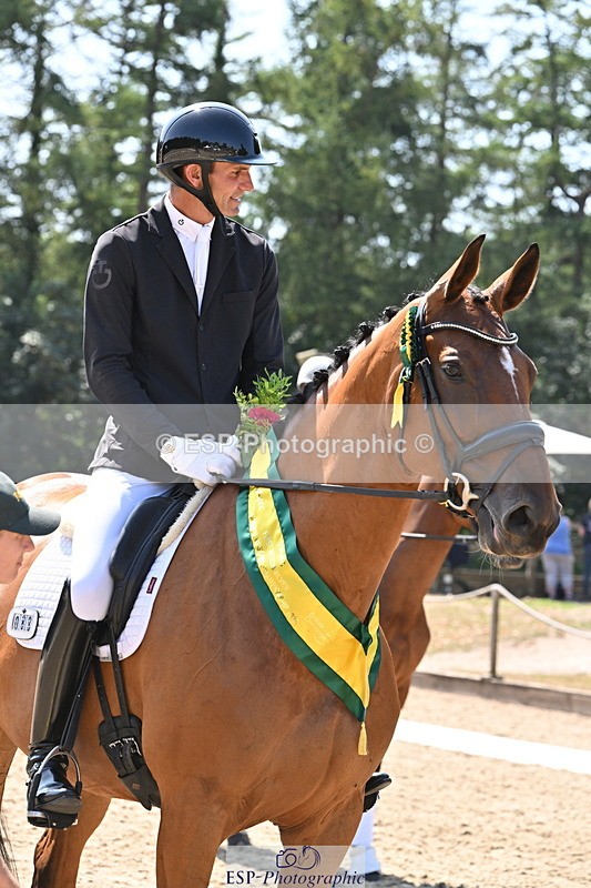 250810A-132508-06574 - Medium SILVER Presentations