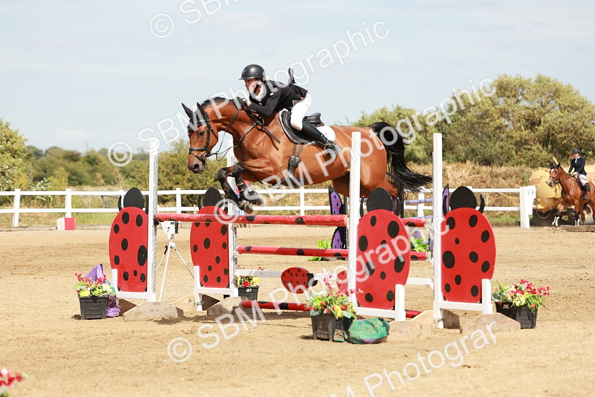SBM_007920 - Class 4 - Senior Foxhunter - 1.20m Open