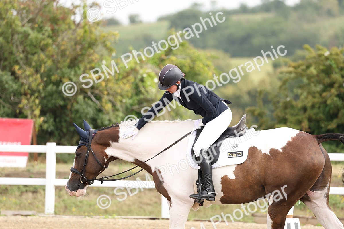 SBM_005465 - Class 6 - Novice 6 - 9.30-10.12