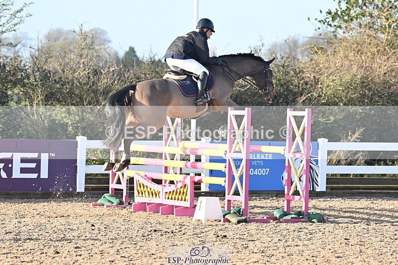 231210A-134705-02681 - Cls 20 Newcomers & 1.10m Open