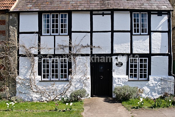 Old cottage (Leica X1) - Leica Photography