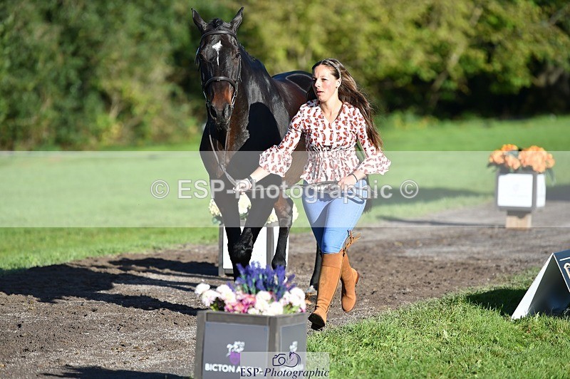 231022-101844-22399 - 430-HUNTSMAN.COM-Rachael.Watson-TrotUp+SJ