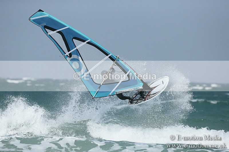 WS 020413-133 - Windsurfing