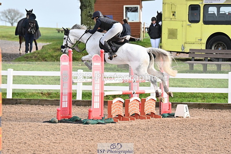 231209A-121919-01746 - Cls 12 Newcomers & 1.10m Open