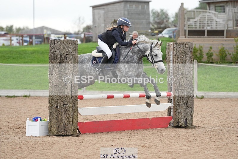 250920-101842-00586 - Cls 5 Pony British Novice and 80cm