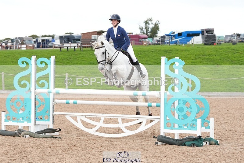 250921-123240-02948 - Cls 9 Pony Foxhunter and 1.10m