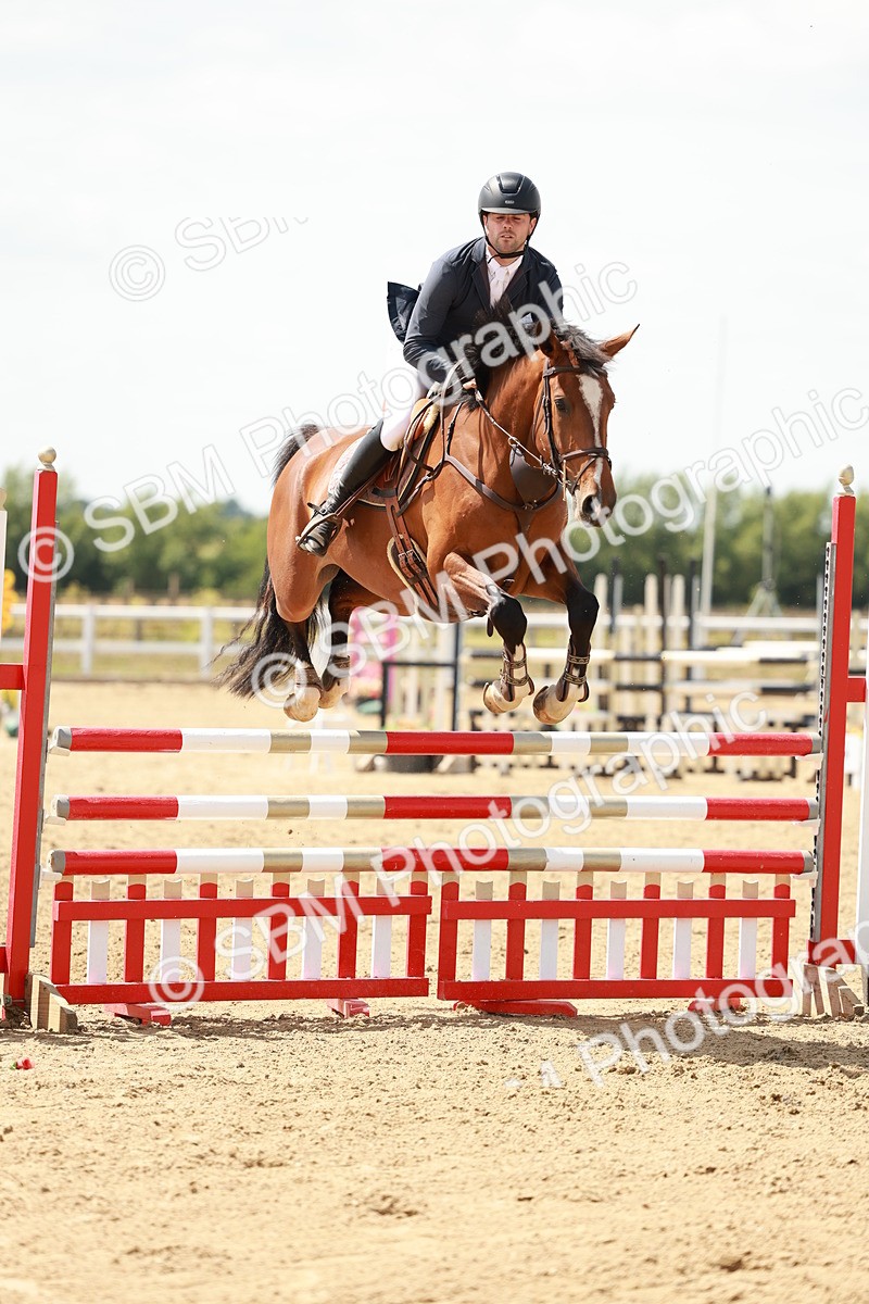 SBM_007739 - Class 3 - Senior Newcomers - 1.10m Open