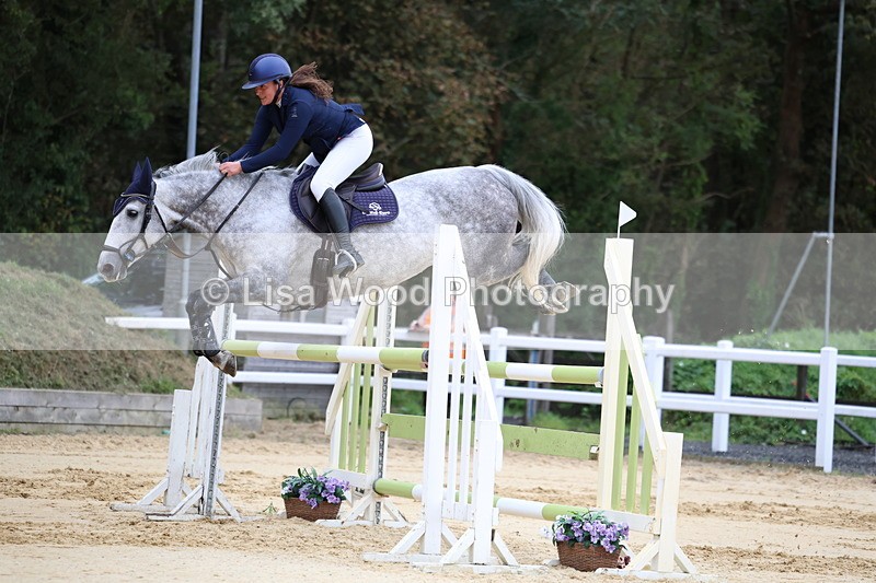 3E7A3213 - Class 8: Senior Newcomers/1.10m open