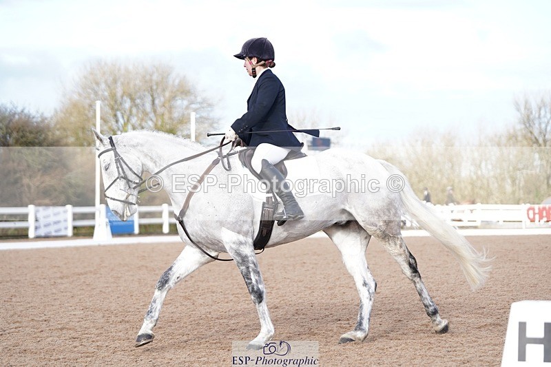 241214-130240-00559 - 105-Janine.Paterson-Machas.Grey