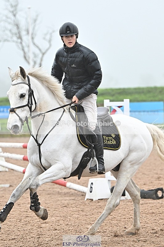 241103A-111616-06964 - SUN Cls 18 British Novice and 90cm Open