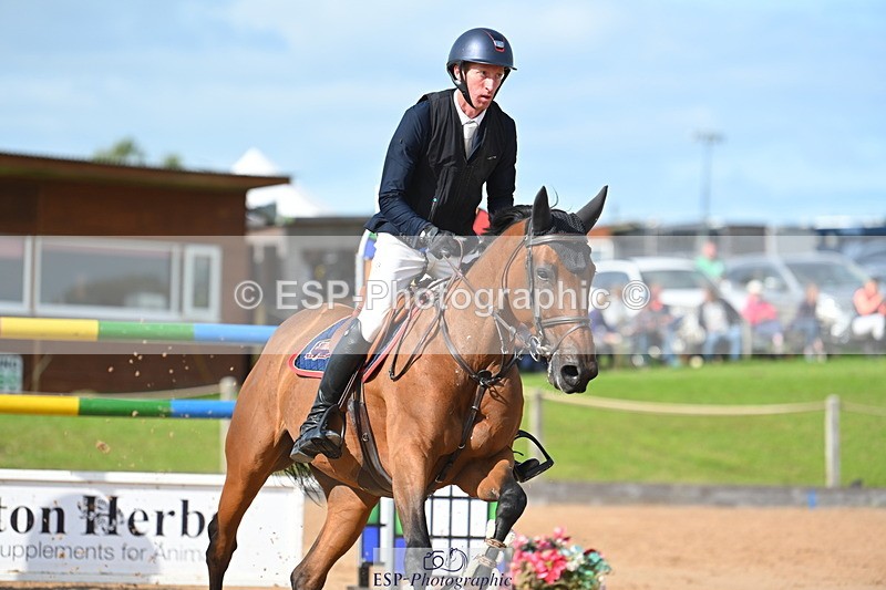 230721A-170408-07967 - Cls 10, 2 Star Big 1.45m Break to End