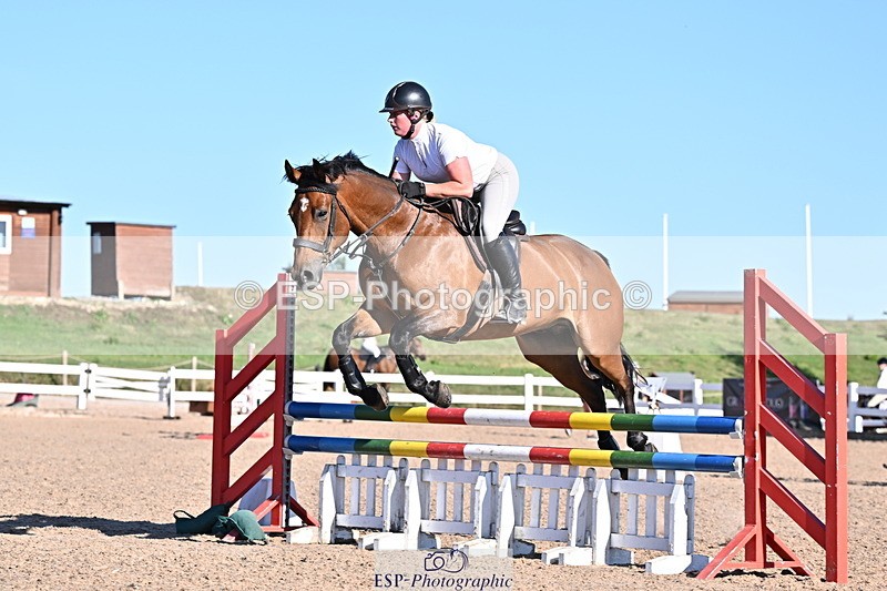 250708A-181658-00456 - 90cm Classes