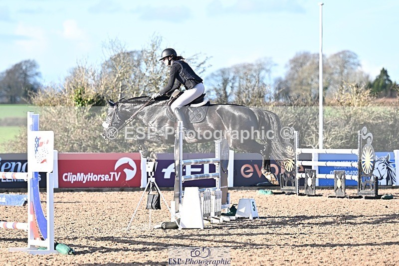 251203-125023-00536 - Cls 4 Newcomers and 1.10m Open