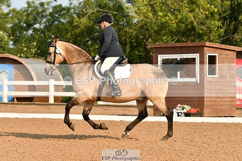 250817-092253-06893 - 082-Sarah.DavisWinston.Classic.Gold