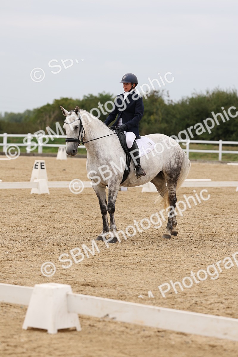 SBM_00876 - Class 8 - Novice 27 Champs