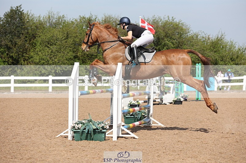 240510A-105107-05925 - Cls 14 Discovery and 1m Open