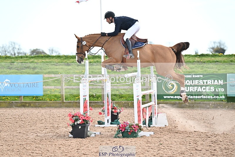240418A-141112-04270 - Cls 9, 2 Star Big Tour 1.40m
