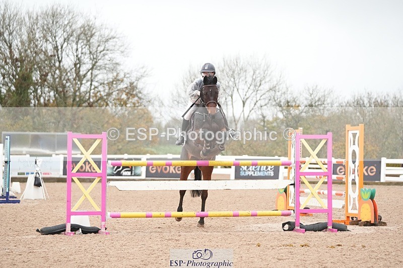 251107-133622-01187 - Cls 6 Foxhunter and 1.20m Open