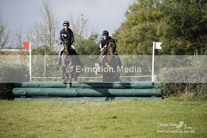  WWHT 171021 3583 - Intermediate Pairs (0.90m)  17/10/21