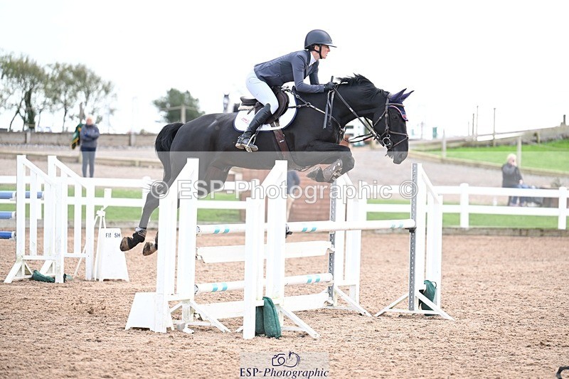 251022-124827-00431 - Cls 4 Snr Newcomers 1.10m