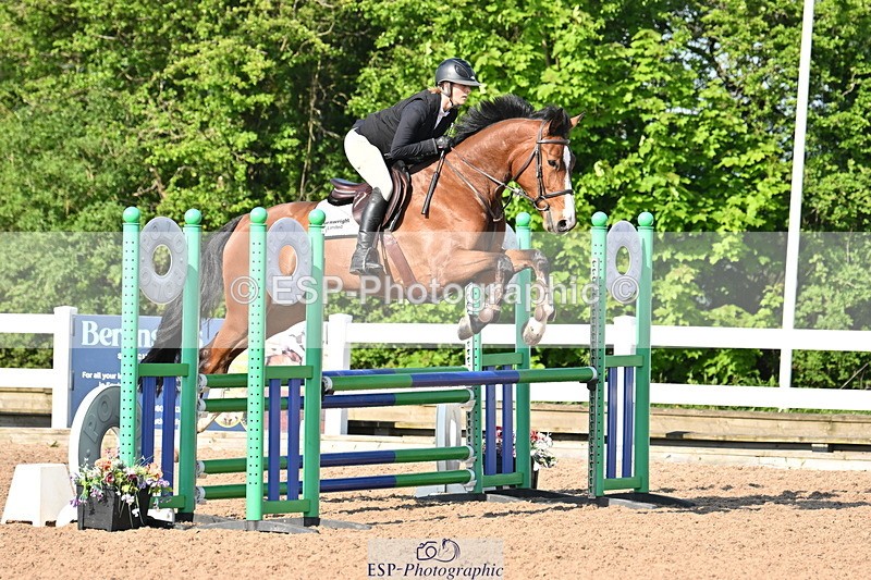240509A-091509-00080 - Cls 1 British Novice and 90cm Open