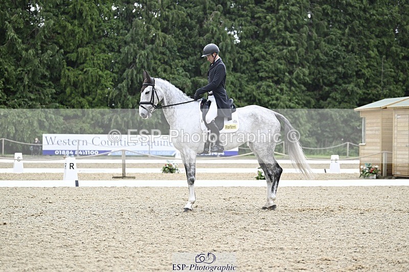 000101-215856-04516 - 404-DEERPAIRC_REVELRY-Max_Warburton