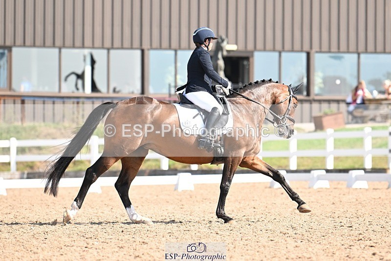 250816-105212-03481 - 047-Hannah.RogersWoodendfarm.Viva