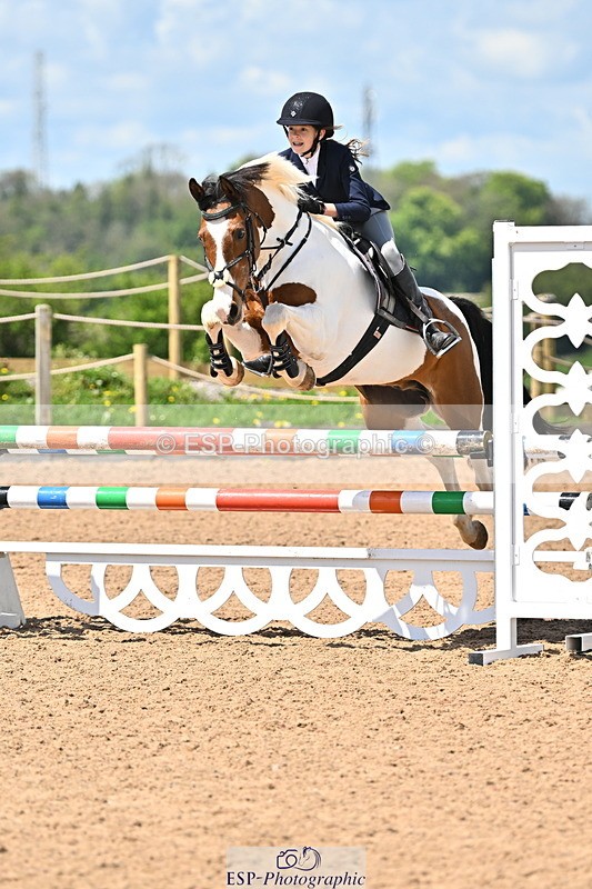 240504A-124048-01615 - Cls 4 Blue Chip Pony Newcomers & 1m Open