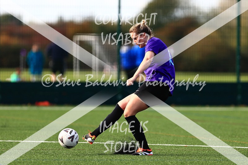 1DX30629 - 2025-10-05 FC Abbey Meads Ladies V Purton  Kingsdown FC Ladies