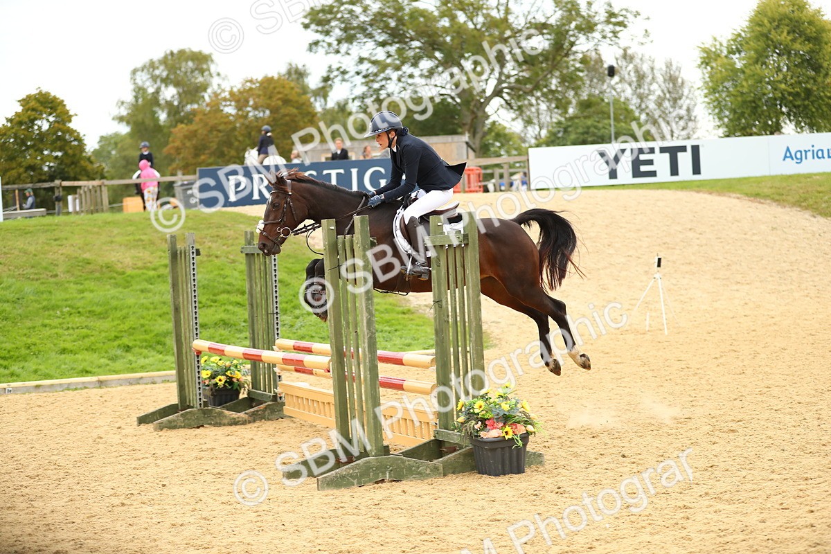 SBM_75919 - J19 - Junior 90cm Supreme Championship