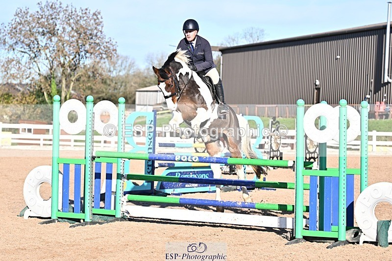 251119-125524-00402 - Cls 4 Newcomers and 1.10m Open