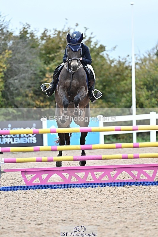 251015-133656-00614 - Cls 4 Newcomers and 1.10m Open