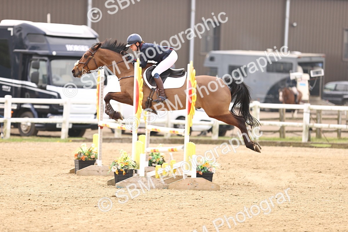  - Class 15 - Senior British novice - 90cm